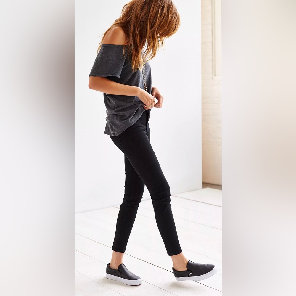 Urban Outfitters BDG Mid Rise Twig Ankle Skinny Jeans Size 27 x 29 NWOT